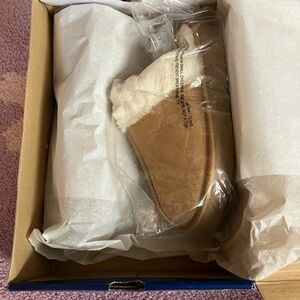 Cozy Tan Slippers with Cream Fur Lining